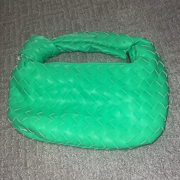 Neon green braided knot clutch bag - Picture 4 of 4